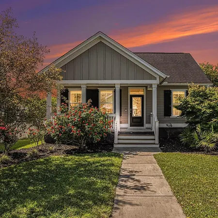 Relax In Comfort - Retreat Near Chs Downtown & Airport